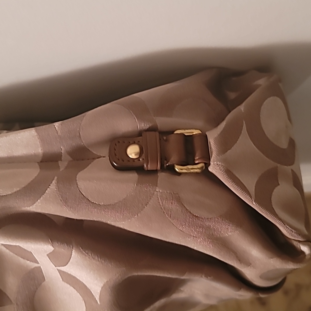 Authentic Coach Handbag - Picture 2 of 8